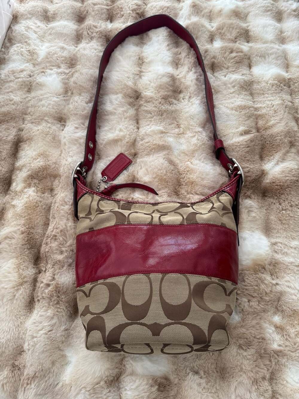 Coach Signature C Canvas Hobo Shoulder Bag Beige with Red Patent Leather Trim